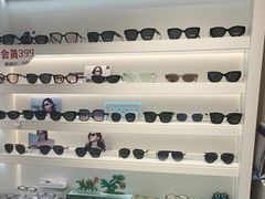 -J-Optical佳视明眼镜·蔡司视觉(青岛金茂览秀城店)