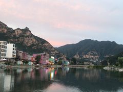 -百里峡七彩艺术小镇