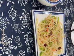 -八两八金·莱芜特色炒鸡(市南漳浦路店)