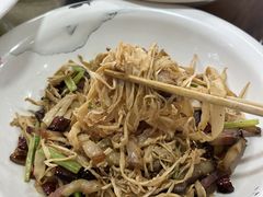 -椒香川流不息川菜馆(二七北路店)