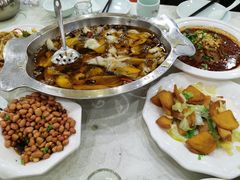 -鑫巴蜀小镇 · 水煮鱼专研店(玉桥店)
