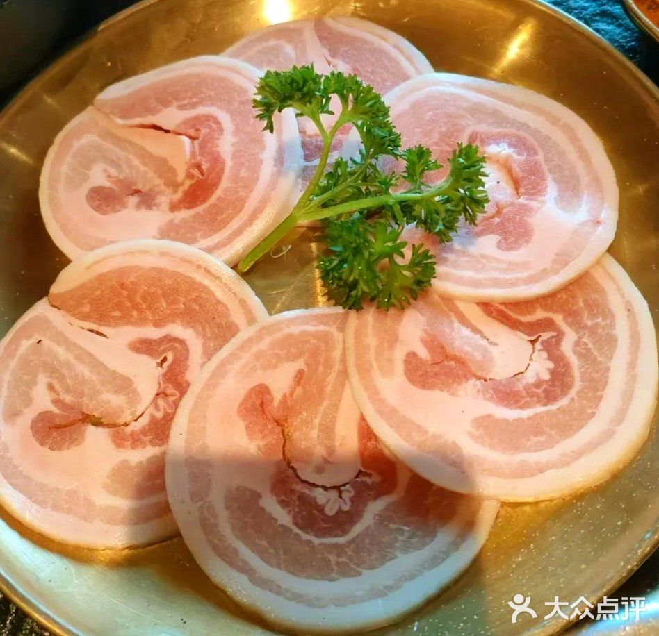 🥩韩中阁烤肉盛宴，鲜拌美味超解馋🤤 
