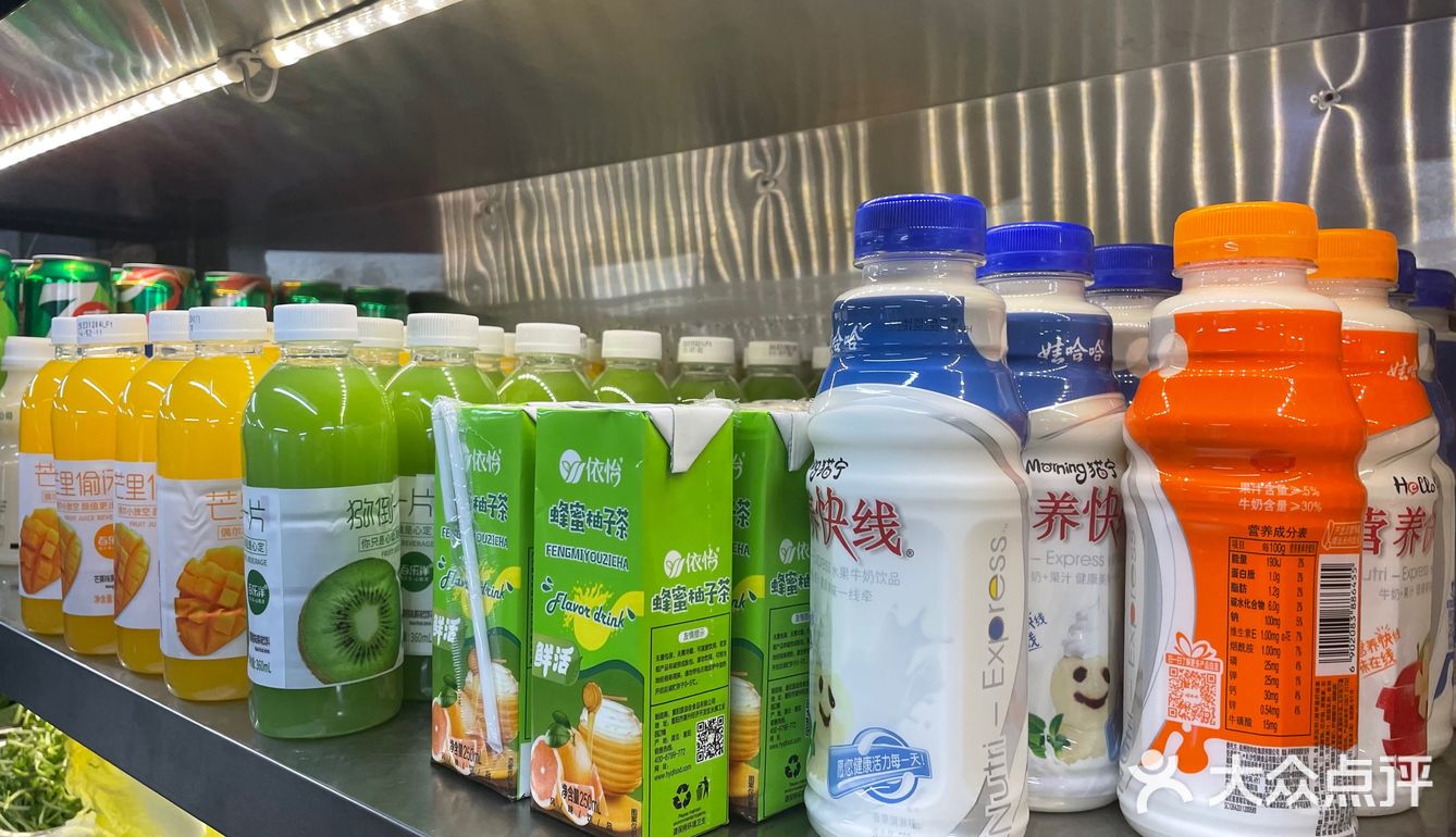 在江汉路M+附近的牛腩煲自助！