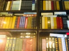 -钟书阁(松江泰晤士小镇店)