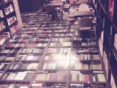 iphone_upload_pic-钟书阁(松江泰晤士小镇店)