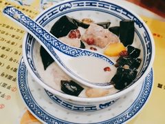 -广信牛奶甜品世家(台东店)