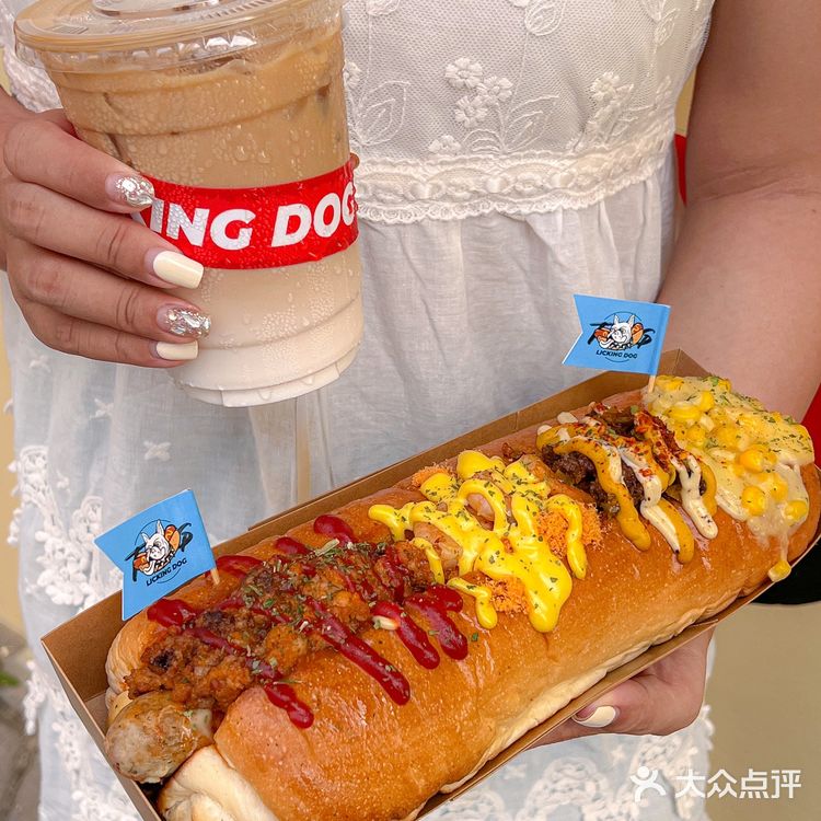 在南宁！！！超超超大号的美式热狗🌭️！！！