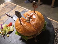 -HIGH FIVE哈福手工汉堡(桂林路店)