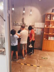 -时尚殿堂明星门店