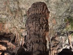 -波斯托伊纳溶洞