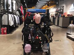 -adidas(滔搏朝阳大悦城店)