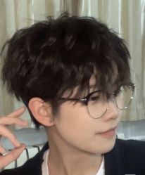 -丝语萱形象