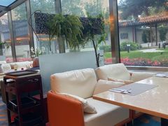 -亮马河饭店翠雅咖啡厅