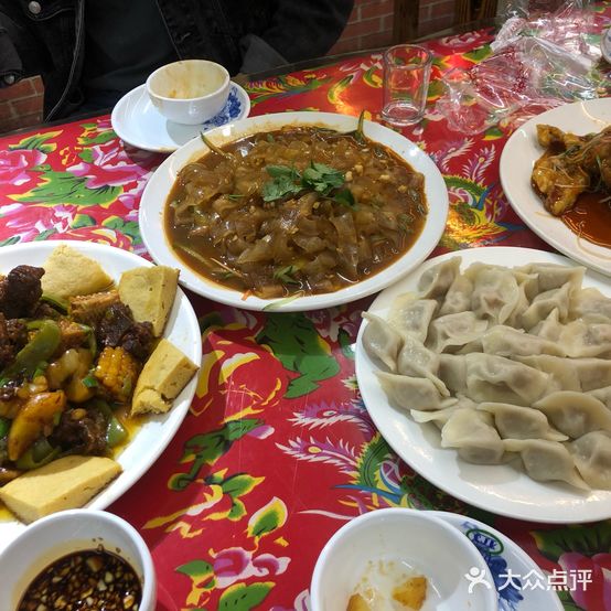 黑吉辽烧烤城(大东北民俗菜馆)