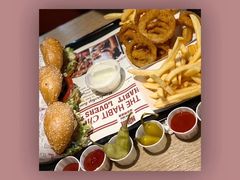 -The Habit Burger Grill 哈比特汉堡(复兴soho店)