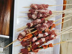 -哈尔滨小酒馆·鲜肉现穿自助烧烤(康新花园店)