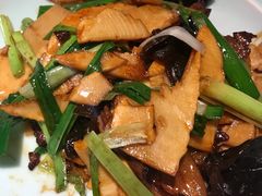 -宽鲜锅贴家常菜(永旺东部购物中心香港中路店)