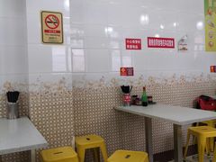 等位区-芬芳甜品(同福路店)