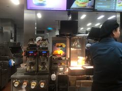 -麦当劳(军博店)