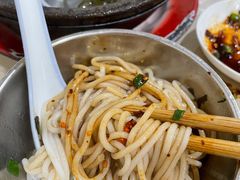 -刚砂锅鸡丝米线