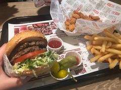 -The Habit Burger Grill 哈比特汉堡(复兴soho店)