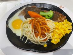-汤姆家的牛排意面披萨(新城市广场店)