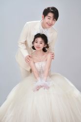 -雪中彩影婚纱摄影·微光艺术中心