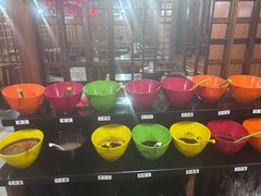 -果松木炭酸菜铜火锅·外婆参鸡汤