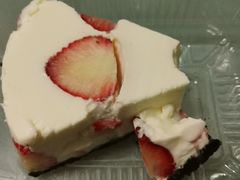 草莓酸奶乳酪蛋糕-双风车咖啡馆 Twin Windmills(六道口店)