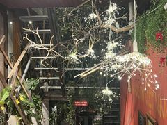 -Cuc Gach Quan Restaurant