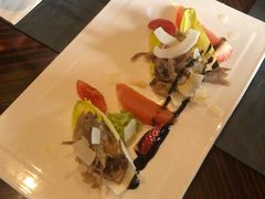 鸭肉色拉-YUE·6·西式融合餐厅(外滩六号店)