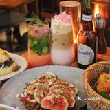 和喜欢的人一起吃饭，连空气都会变得浪漫！