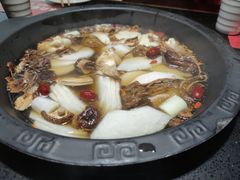 锅底菌汤-麻辣英雄重庆火锅(常平店)