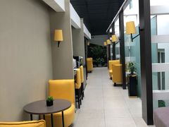 -如家精选酒店(上海思南路淮海中路地铁站店)