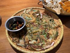 海鲜葱饼-富乐满韩国正宗炸鸡韩国料理(虹泉路店)