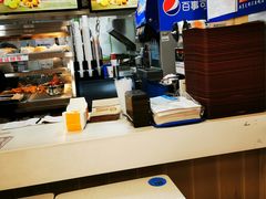 -华莱士·全鸡汉堡(财经学院店)