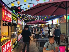 -亚龙湾亚泰商业街