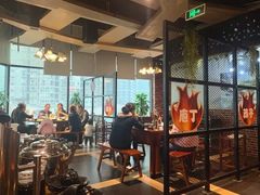 大堂-莽子老火锅(大坪店)