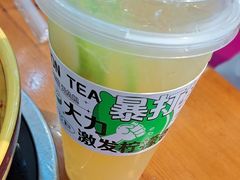 -休记光头香辣蟹干锅(绵竹店)