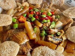 红烧杂鱼贴饼-张鸟园农家乐(张鸟园店)