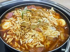-三清洞摩西韩式年糕火锅(威高广场店)