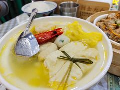 本帮什锦砂锅-阿金大白·上海菜馆(新天地店)