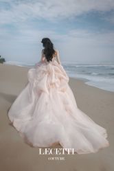 点击看大图 -Renee芮亦婚纱