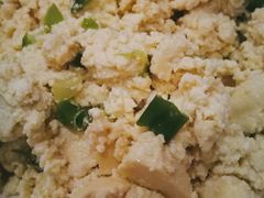 小葱拌豆腐-清真吴记门钉肉饼·喜多利
