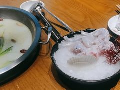 -佬土鹅肠火锅(中建大观店)