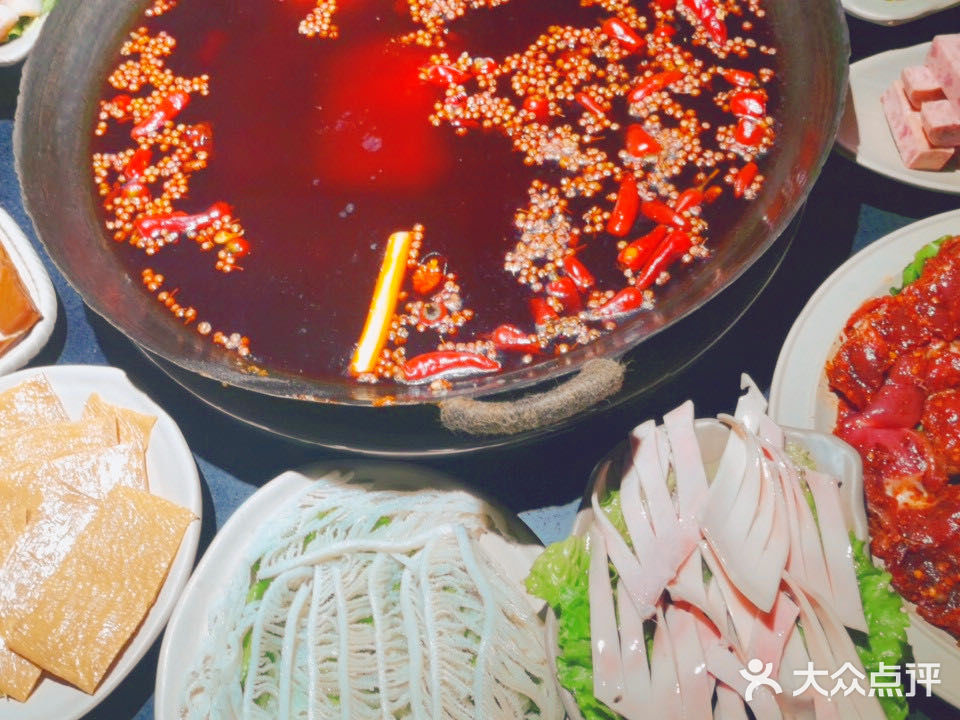 重庆火锅内卷‼️188💰24道菜😲