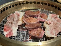 -铭牛烧肉·和牛海鲜自助(高新月牙湖店)