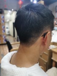 -首脑美发沙龙