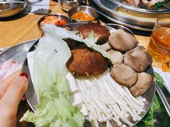 菌菇拼盘-姜虎东白丁烤肉(虹桥天地店)