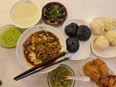 -李与白包子铺(桐梓林店)
